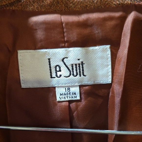Le Suit Brown Blazer and Skirt Set  12E - Picture 2 of 5